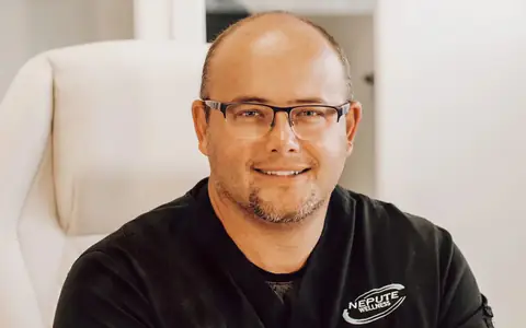 Dr Eric Nepute