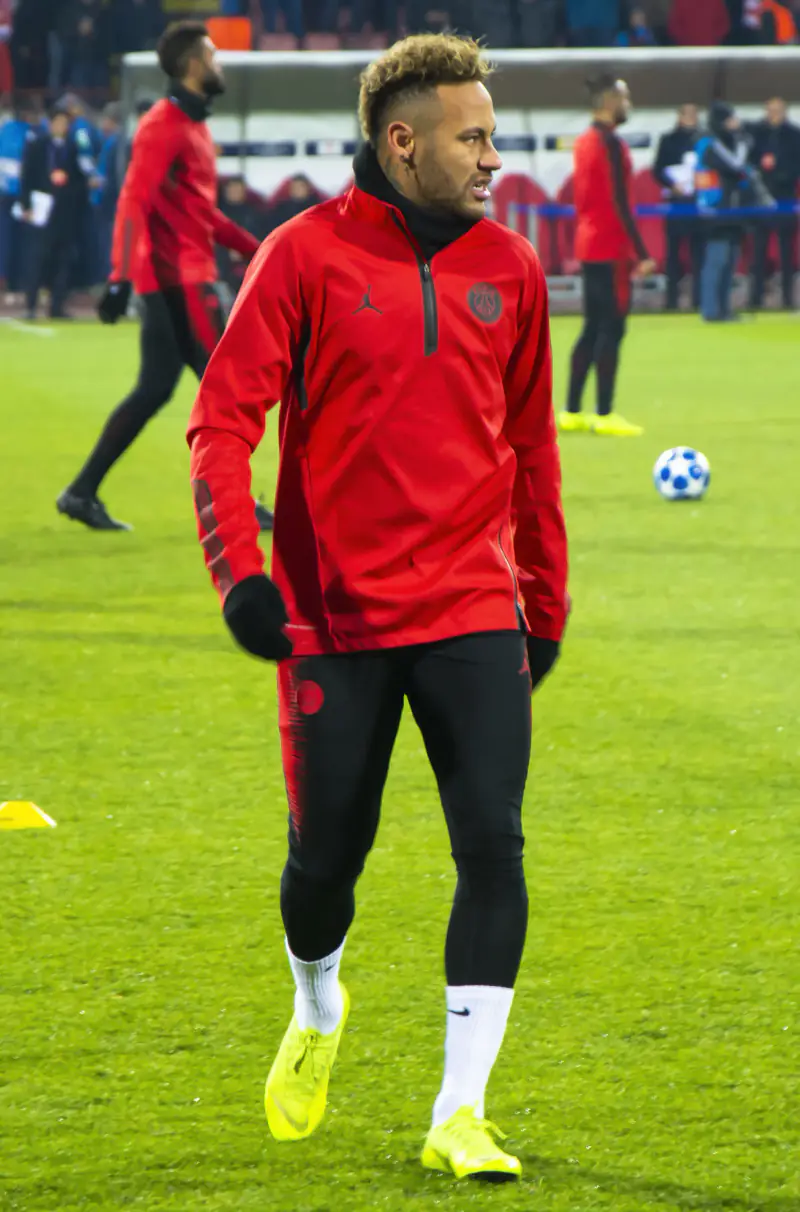 Neymar warming up in a Paris Saint-Germain training top before a Champions League match in Belgrade, December 2018